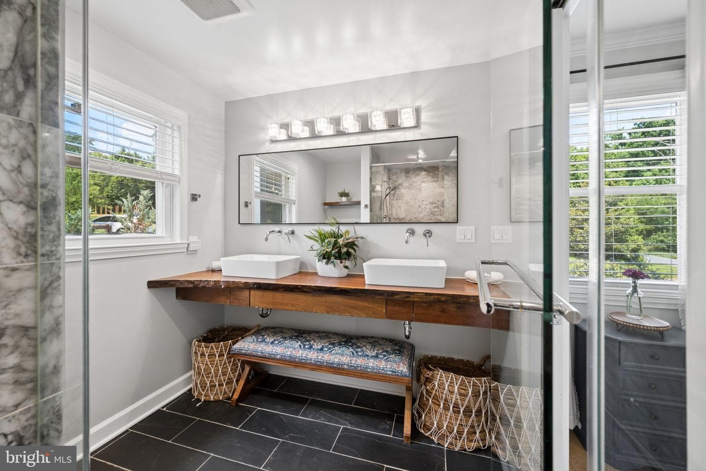 2015 Devere Lane photo 40