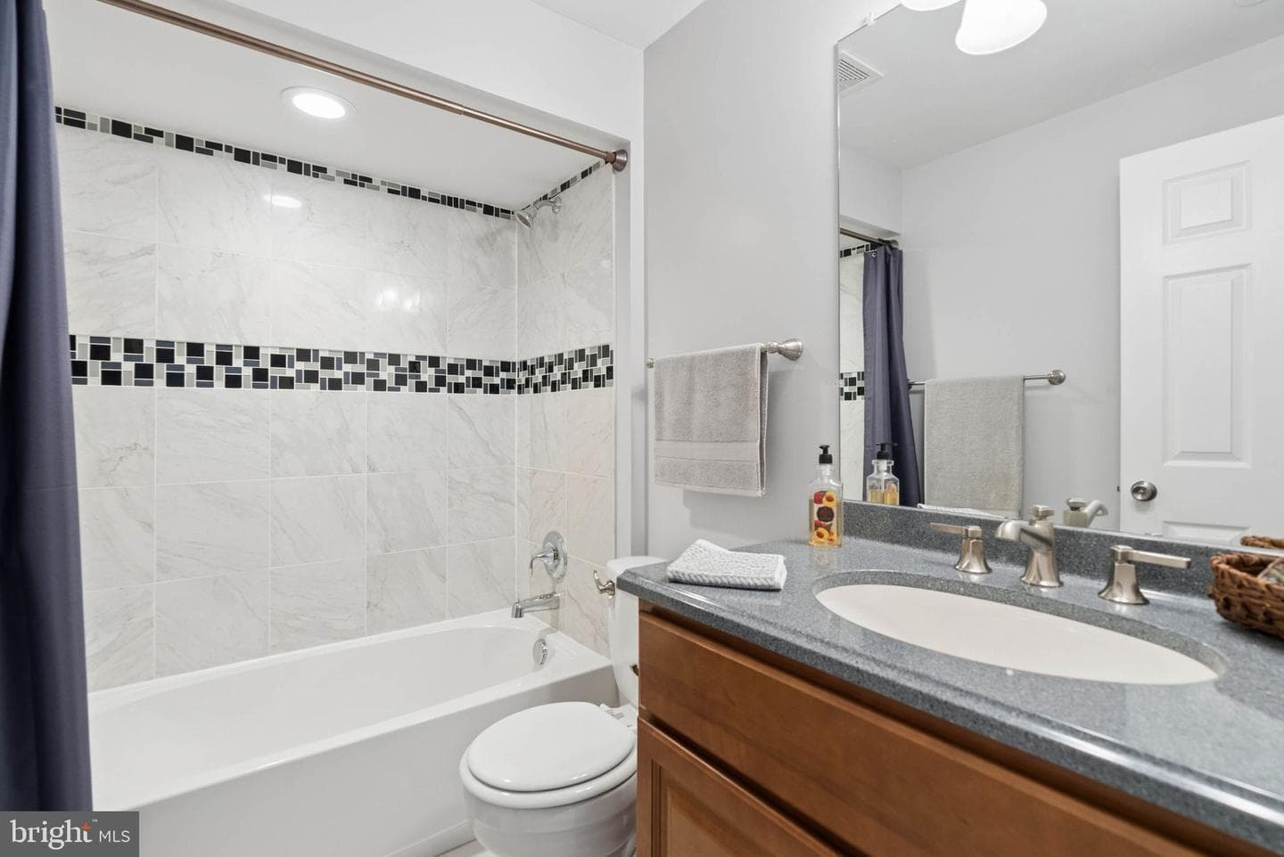 6 Kirkwyn Court photo 25
