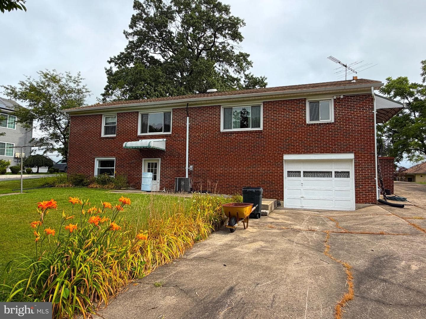 6615 Kenwood Avenue photo 39