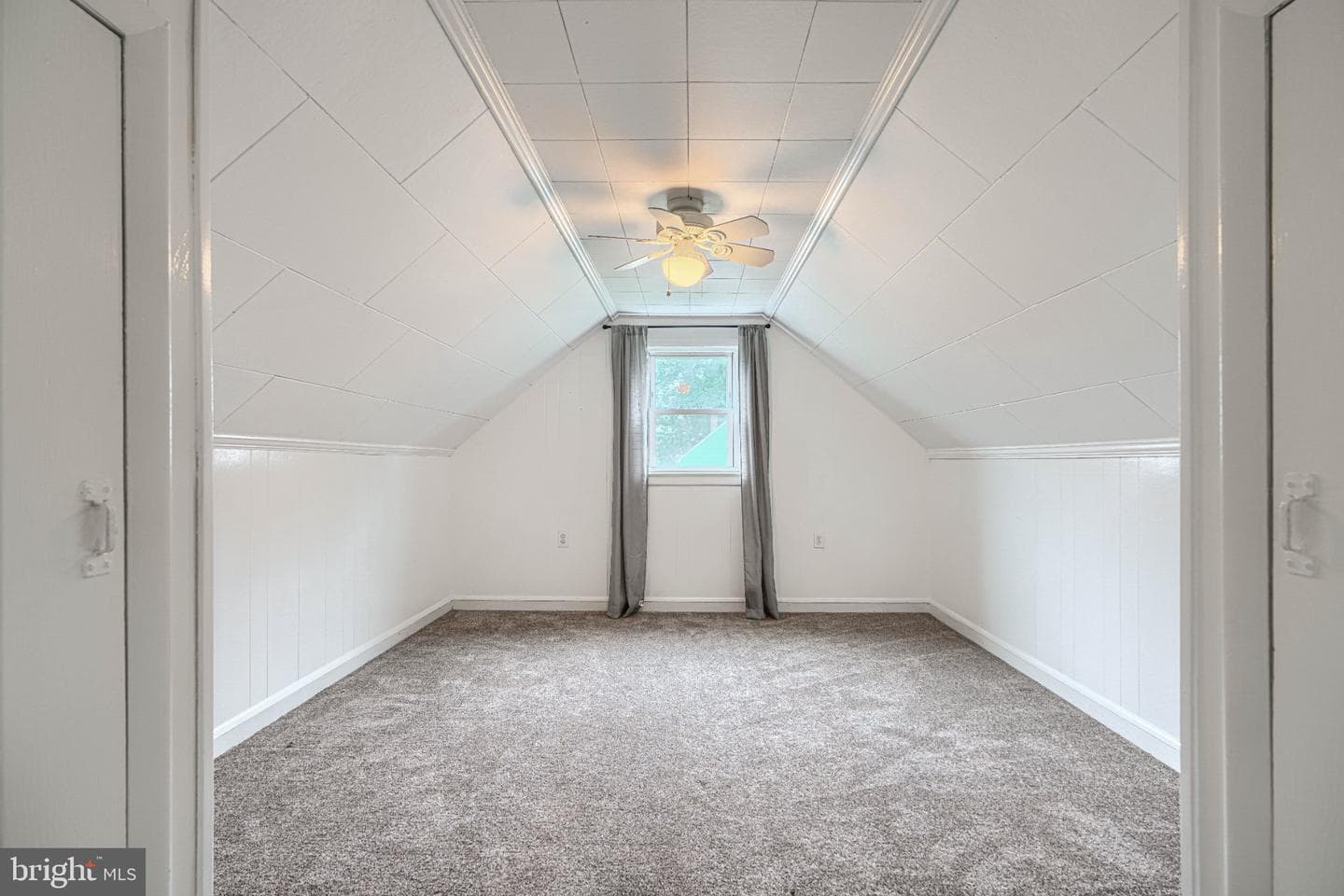 2511 Windsor Road photo 24