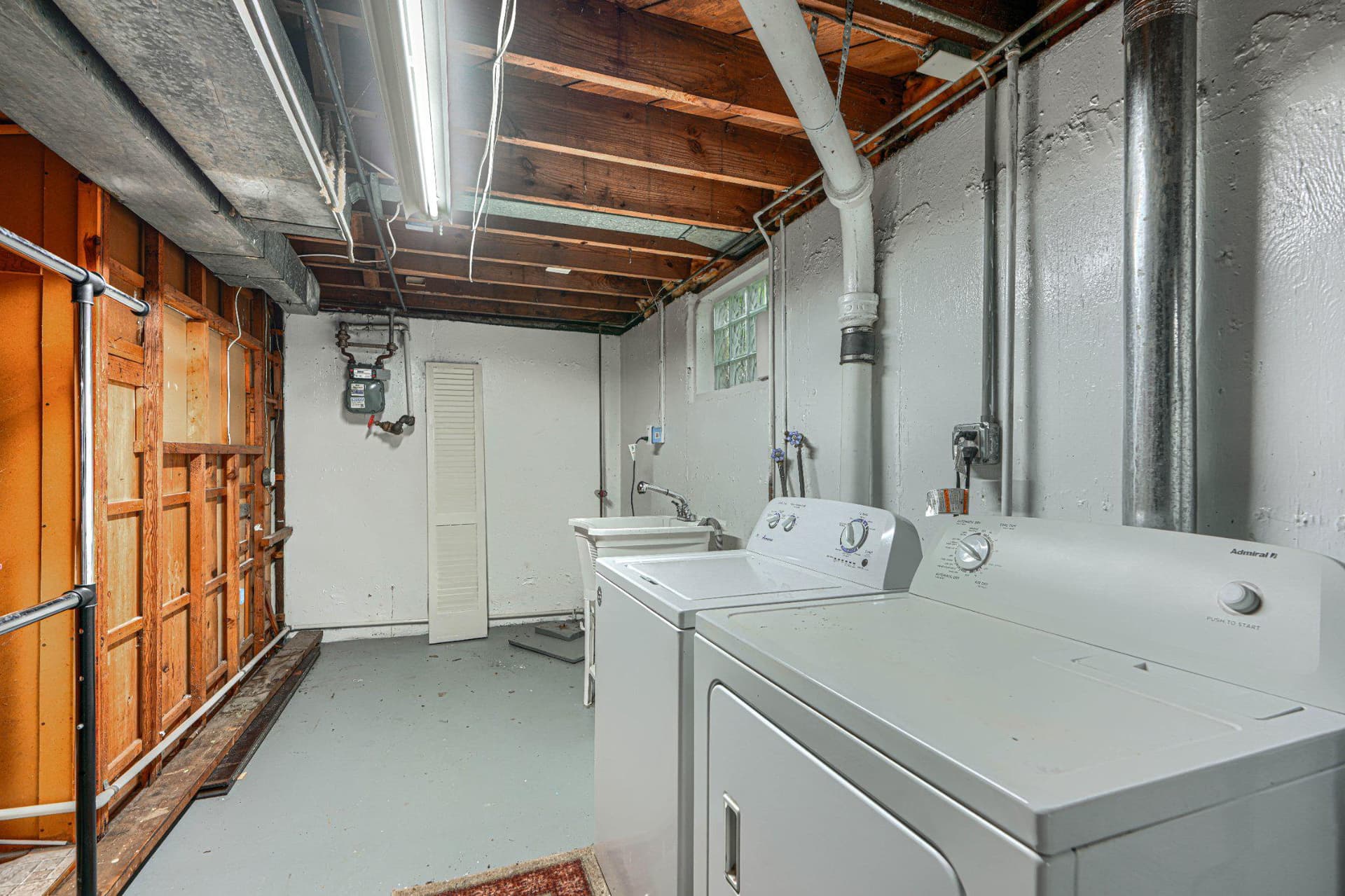 2511 Windsor Road photo 33