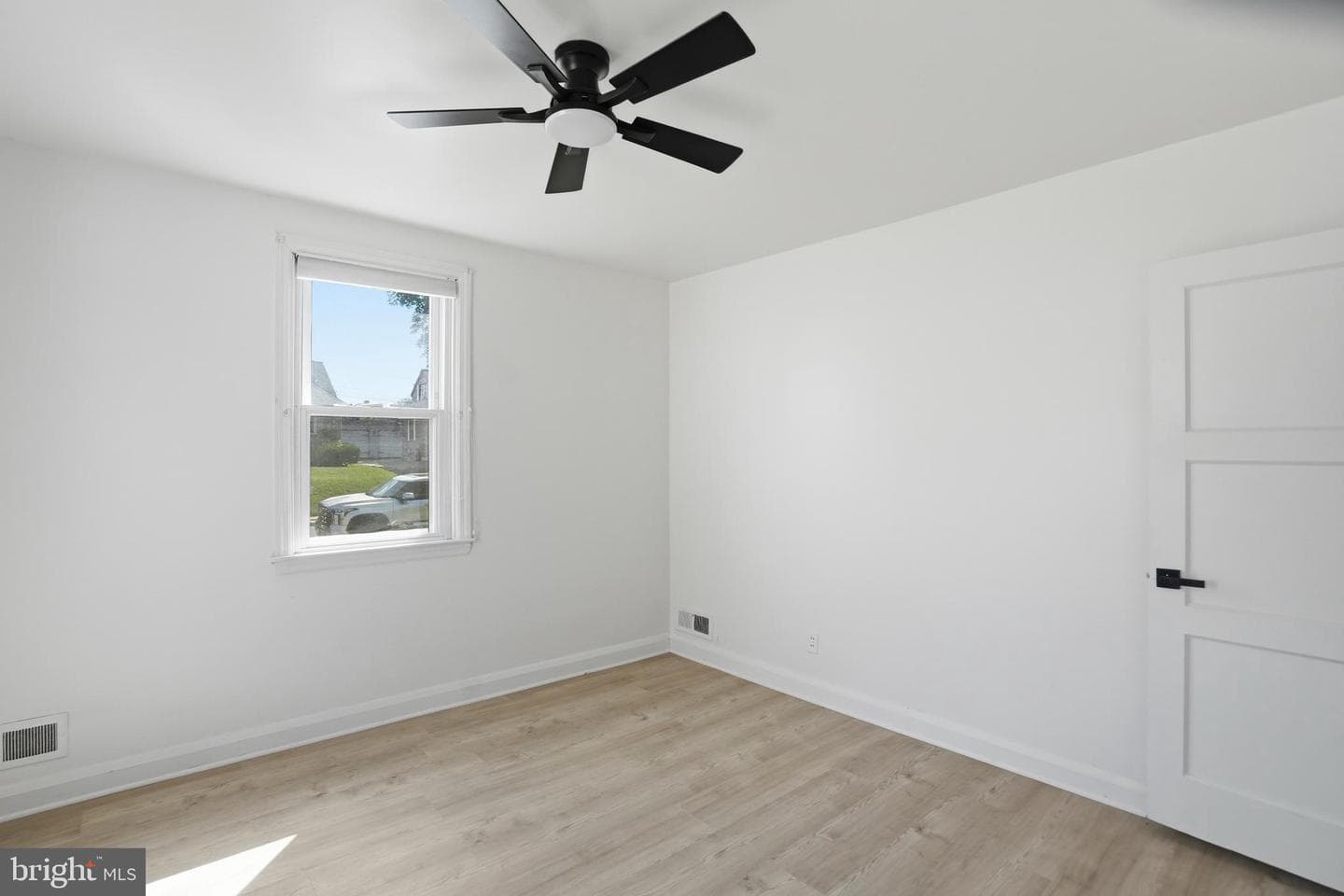 4222 Thorncliff Road photo 25
