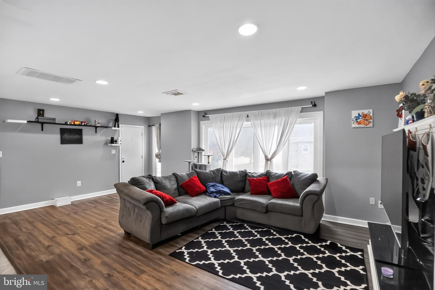 628 George Avenue photo 15