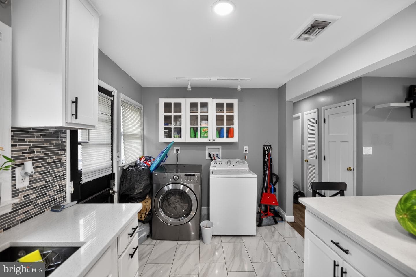 628 George Avenue photo 7