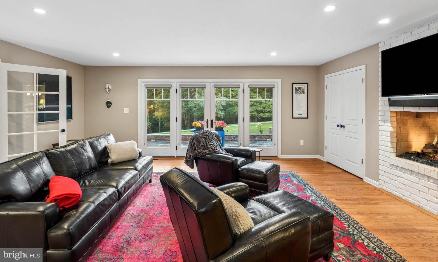 4003 Longmoor Circle photo 10