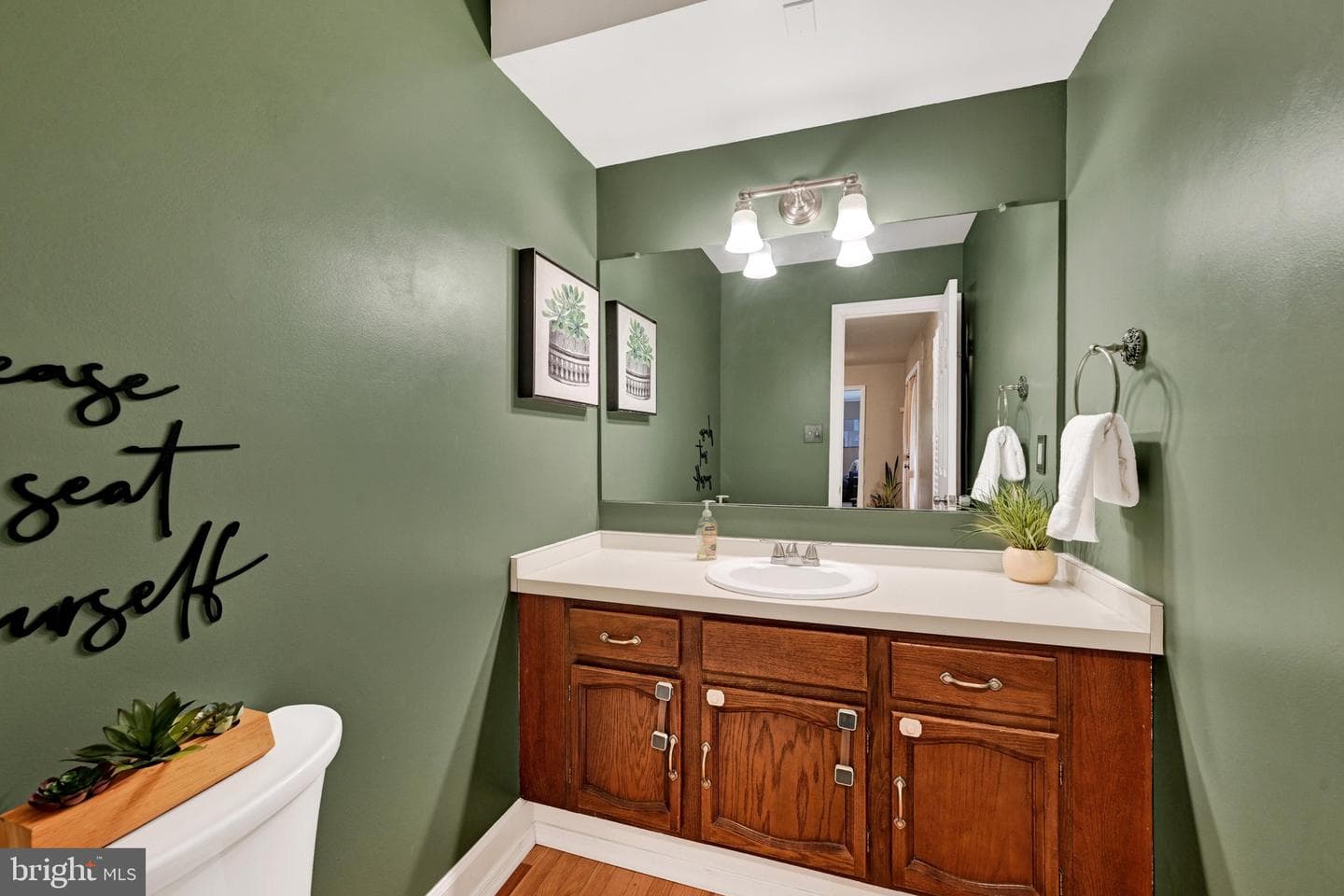 14210 Greencroft Lane photo 25