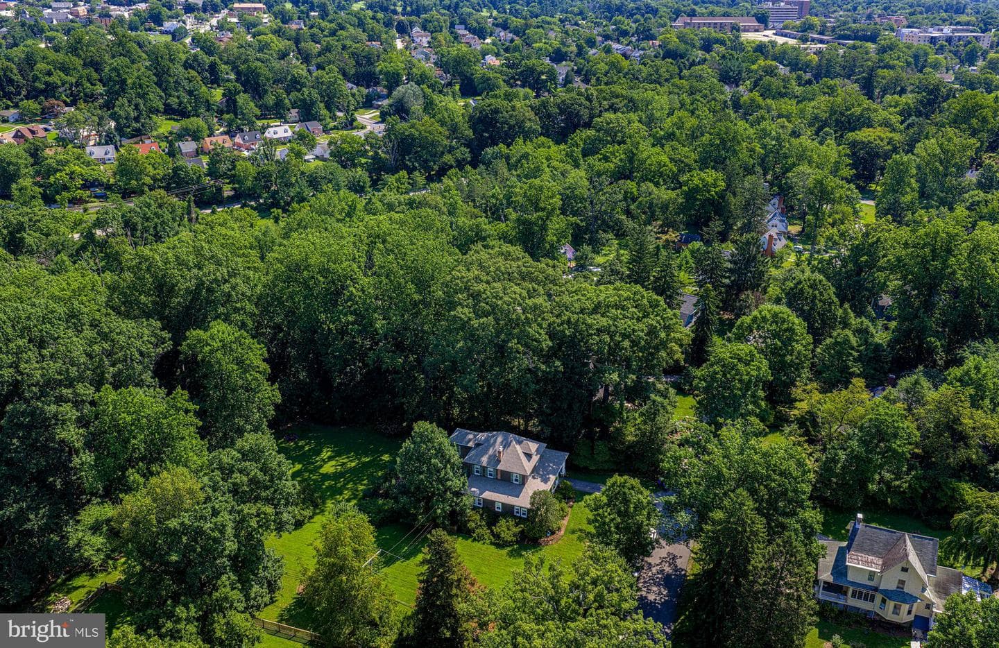 1014 Windsor Road photo 45
