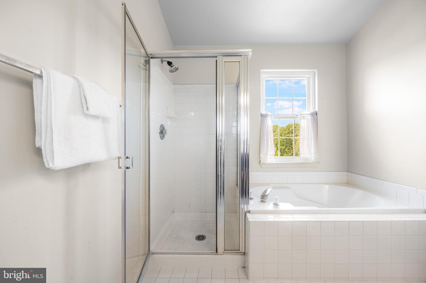 9406 Georgian Way photo 22