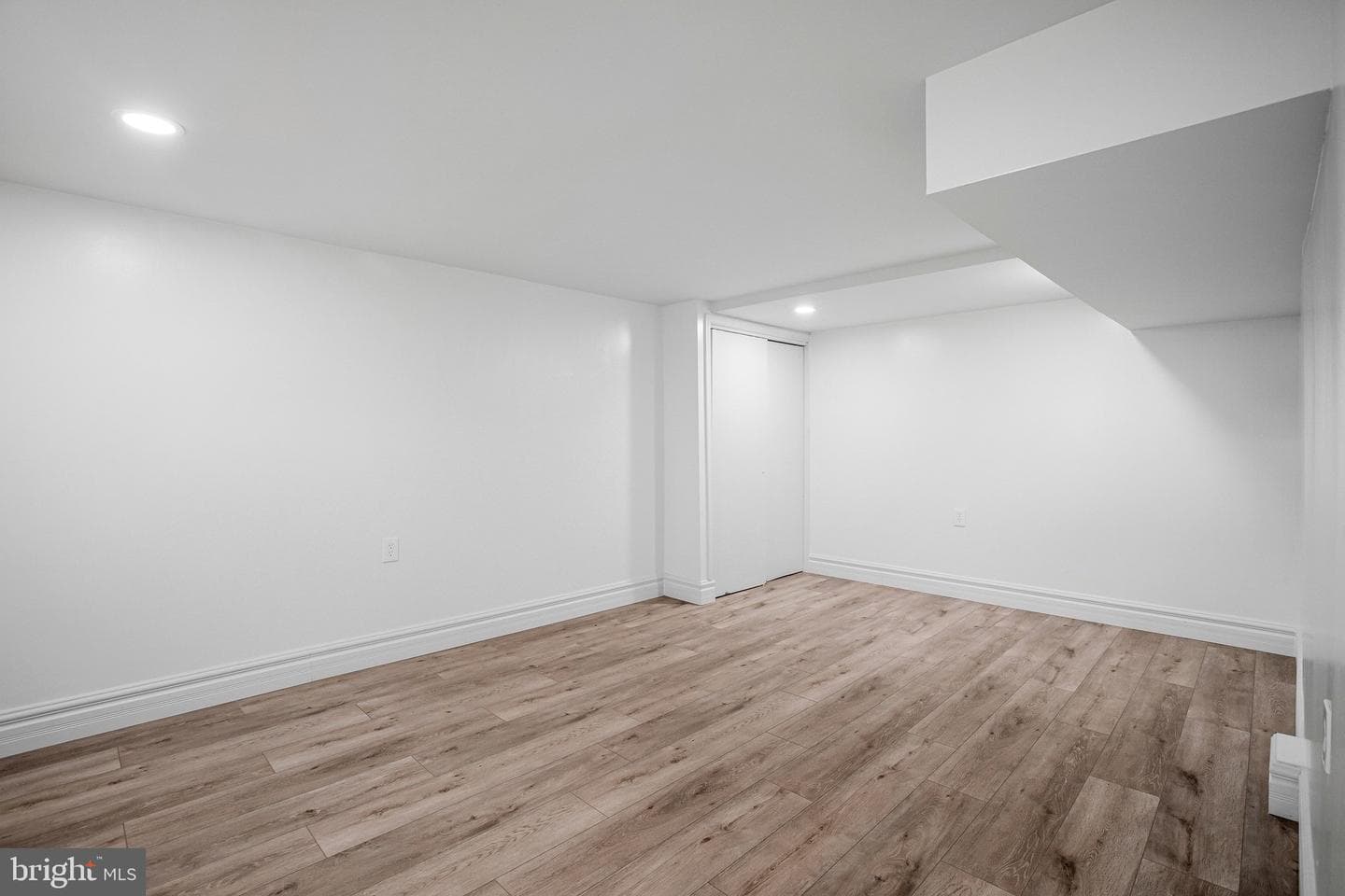 7144 Bexhill photo 14