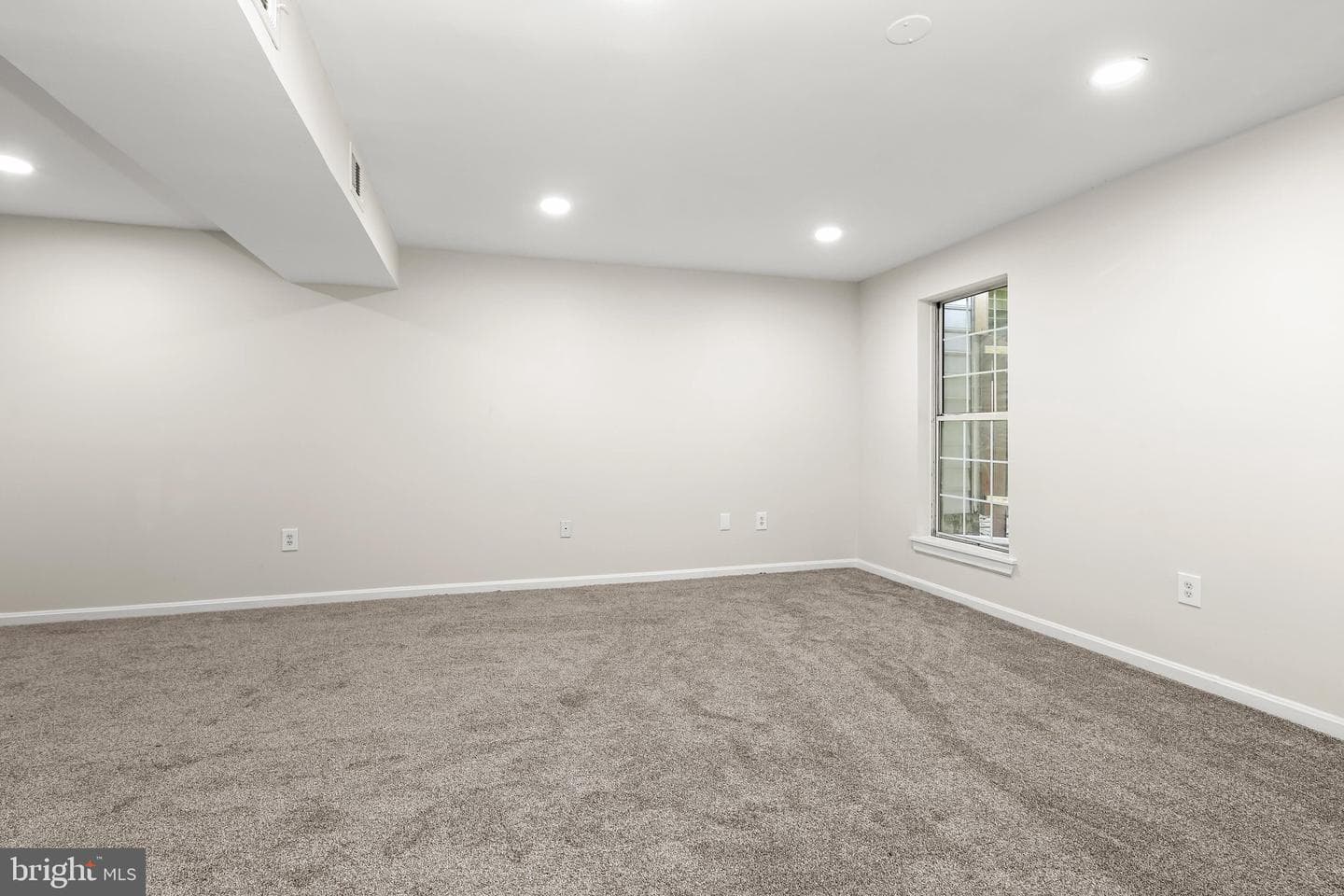 18 Hiddencreek Court photo 34