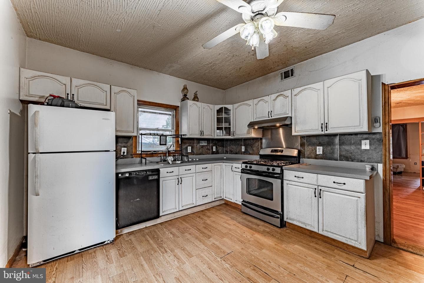 216 Riverview Avenue photo 6