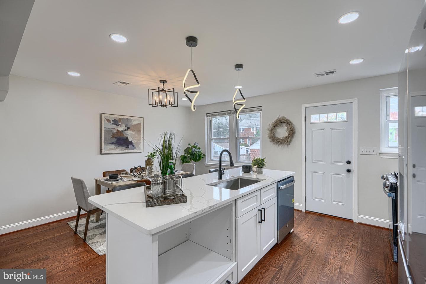 260 Ridge Avenue photo 11