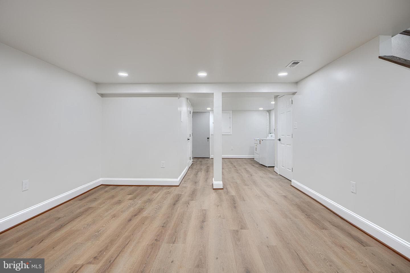 260 Ridge Avenue photo 29