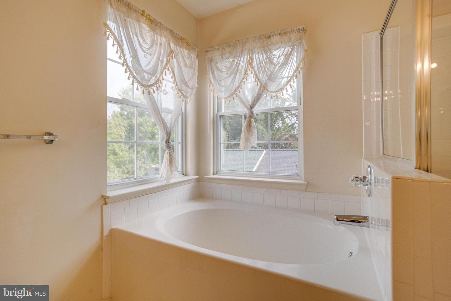 221 Seamaster Road photo 43