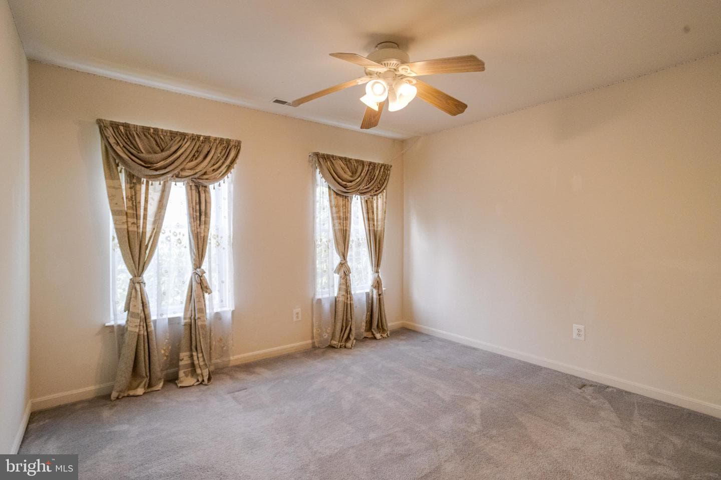 221 Seamaster Road photo 49