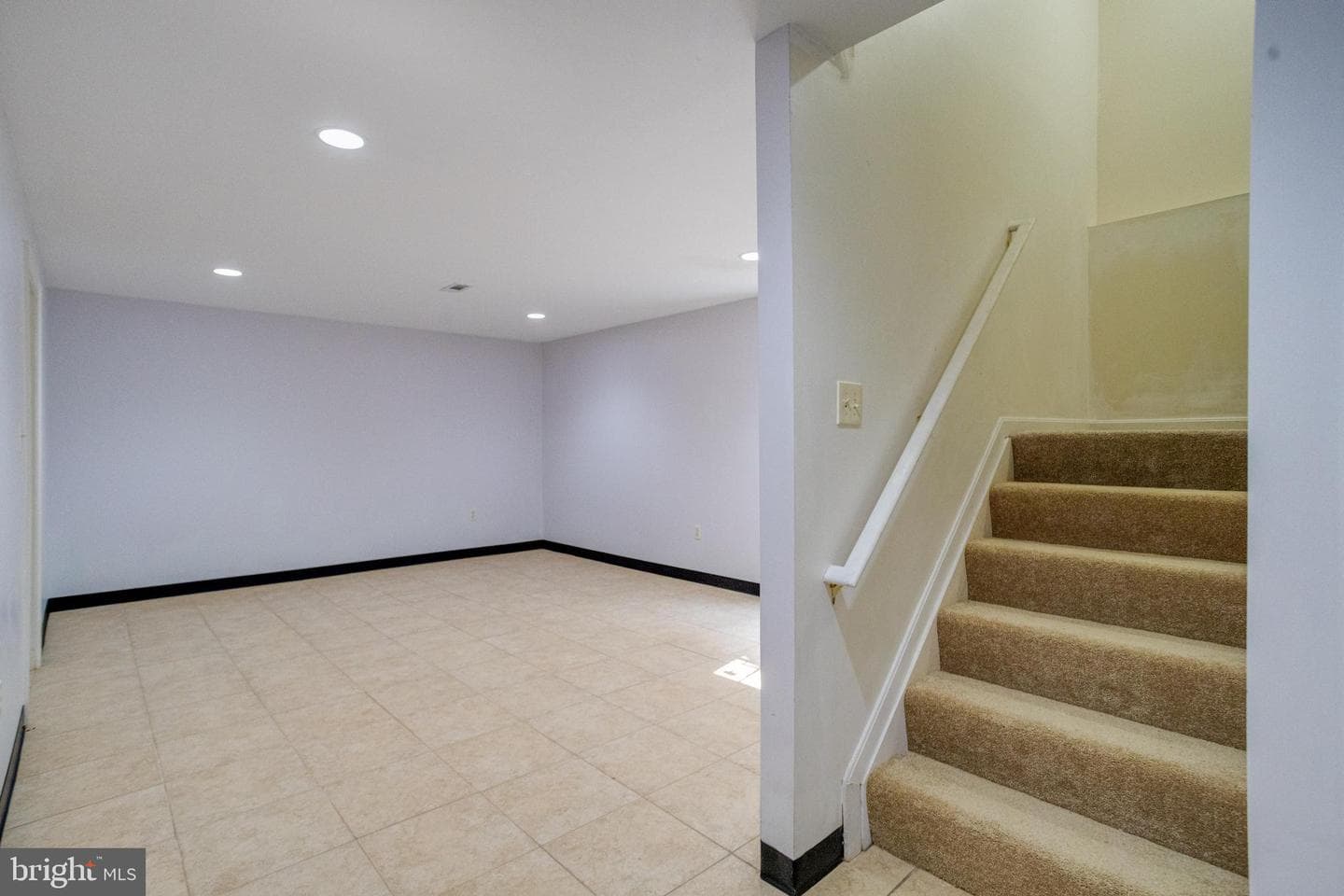 221 Seamaster Road photo 54