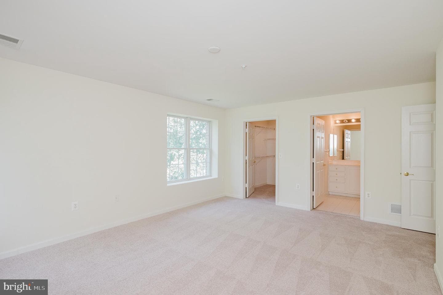 620 Straffan Drive #302 photo 21
