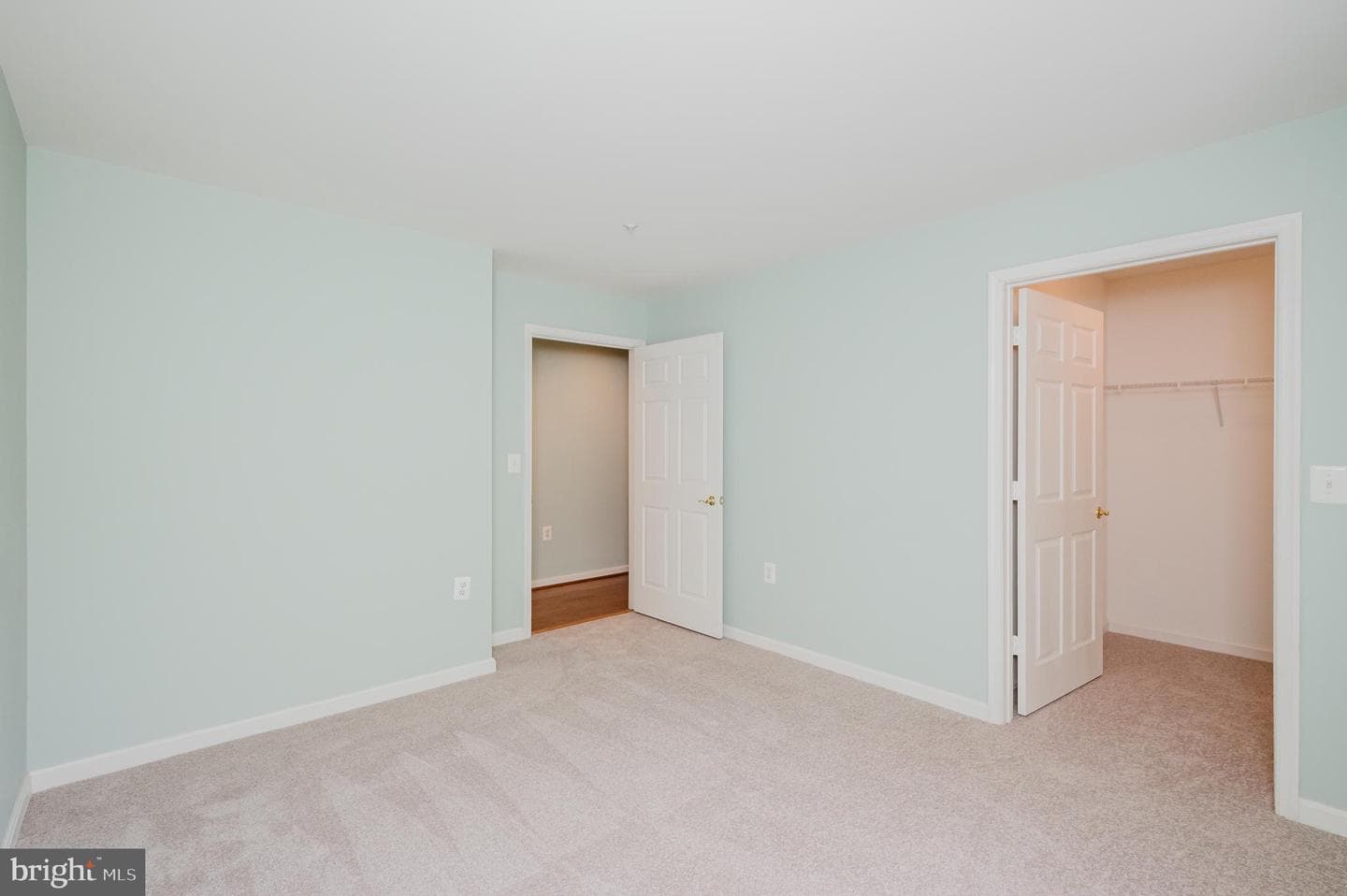 620 Straffan Drive #302 photo 27