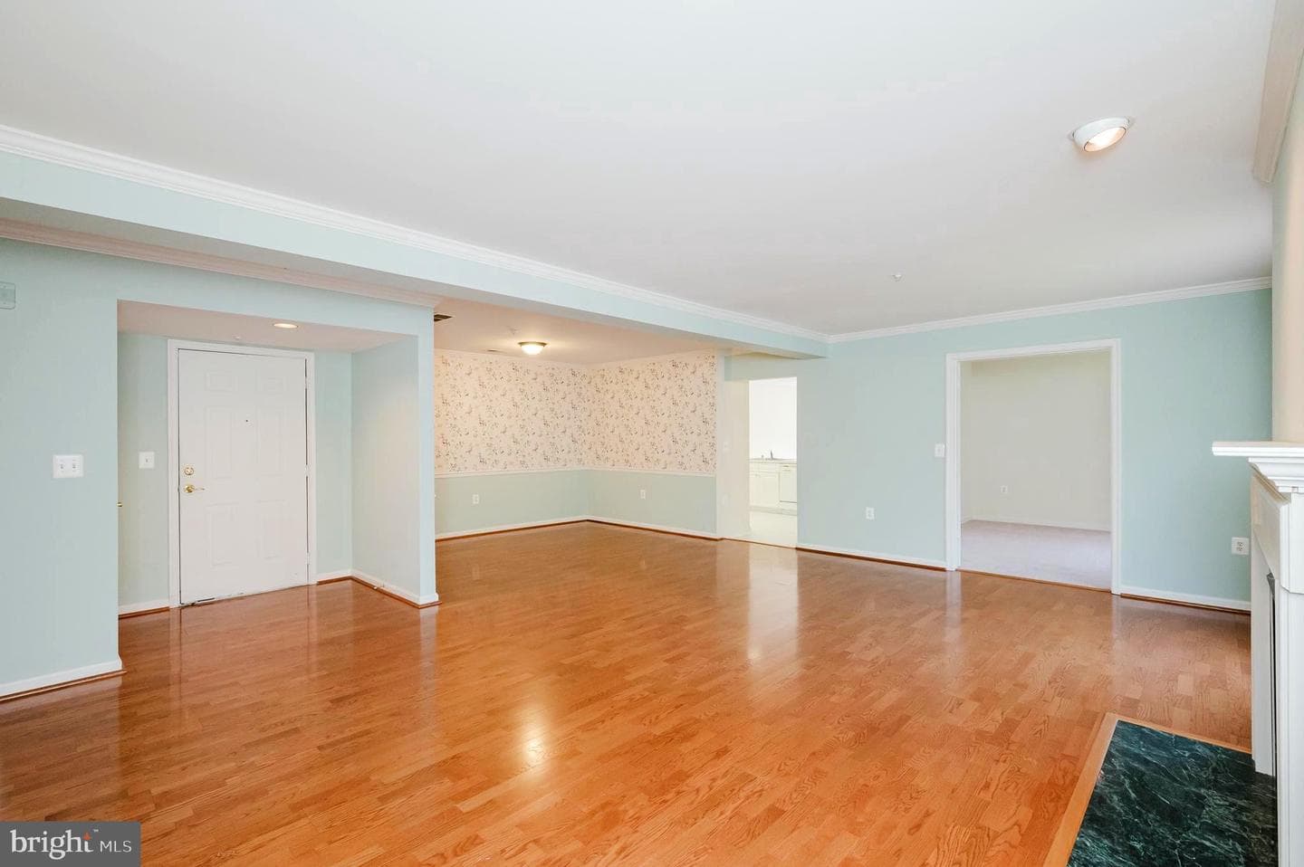 620 Straffan Drive #302 photo 9