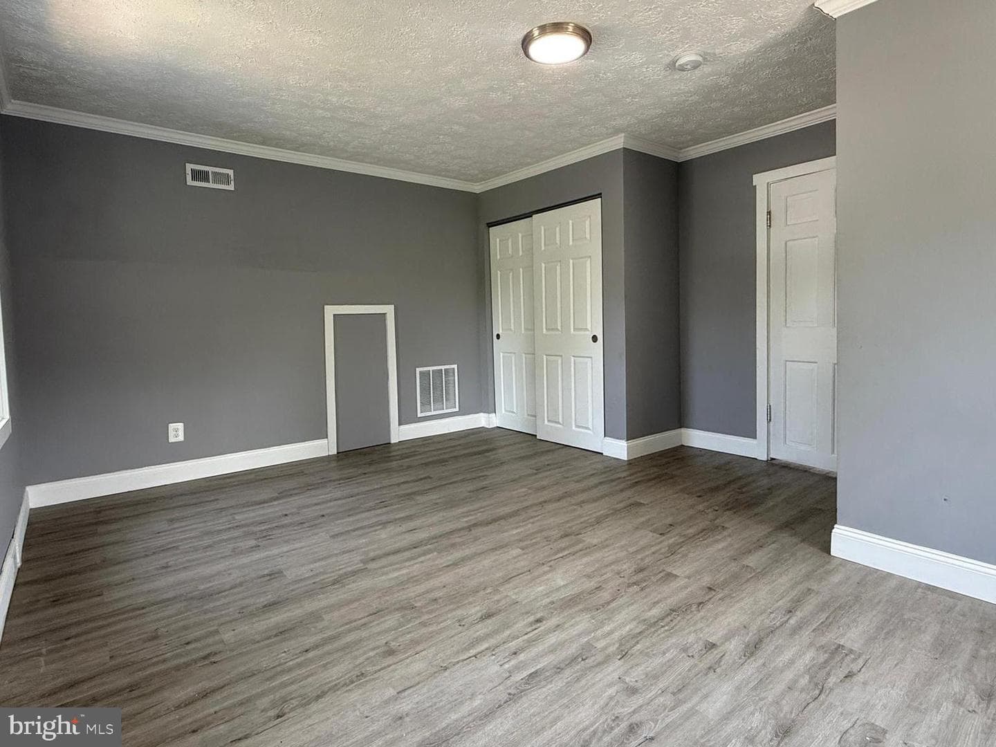 7875 Oakdale Avenue photo 32
