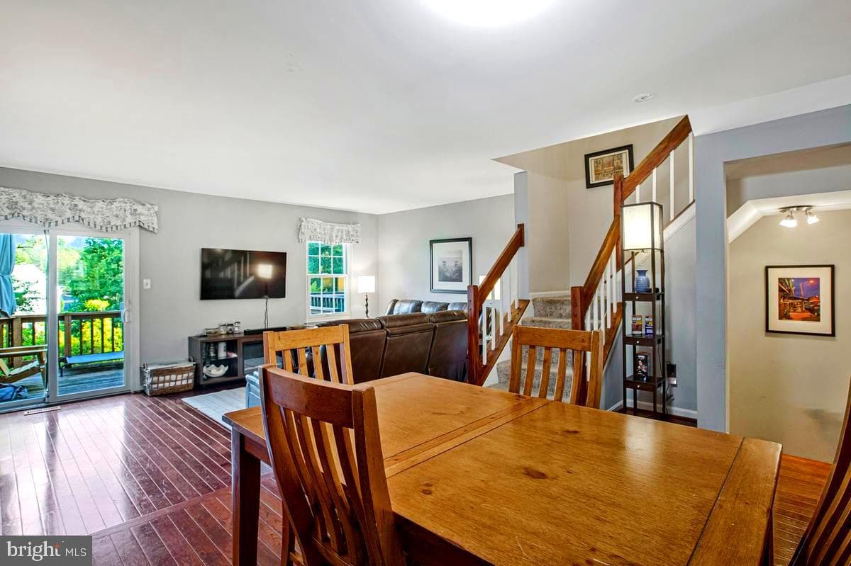 8006 Green Valley Lane photo 12