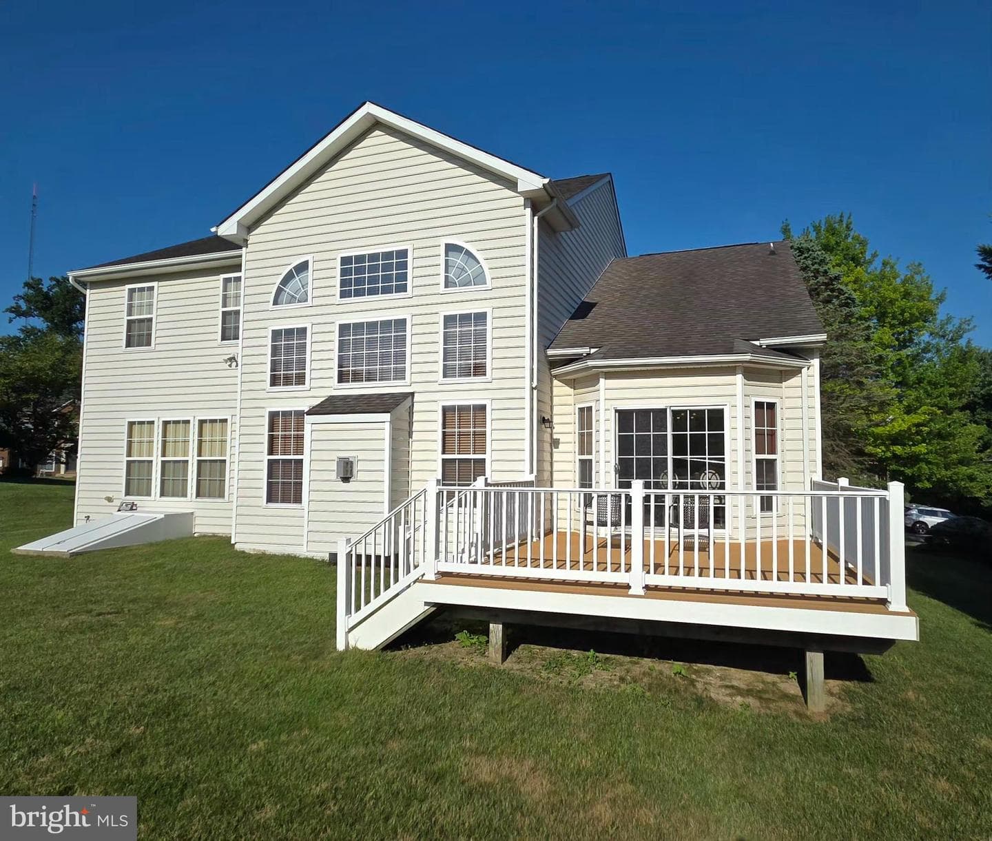 855 Queens Park Drive photo 3