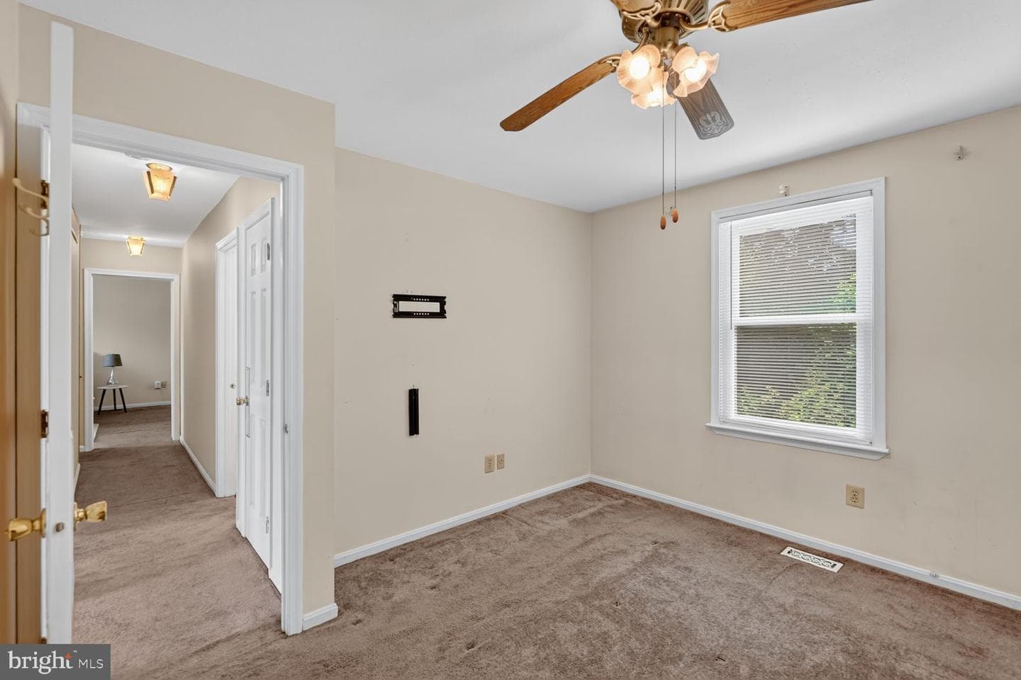 4225 Hanwell Road photo 17