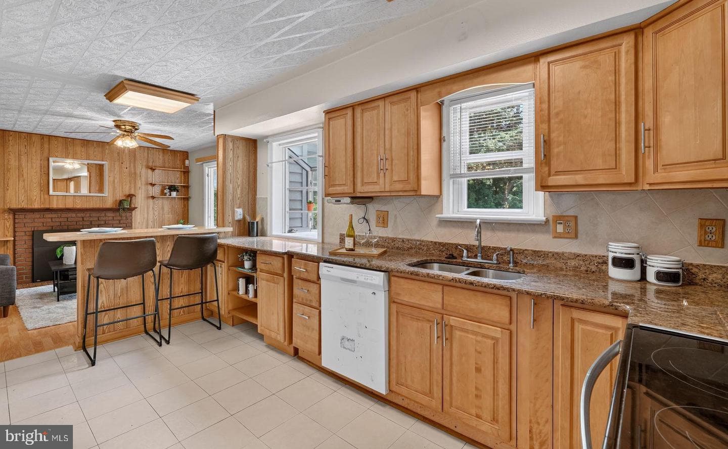 4225 Hanwell Road photo 7