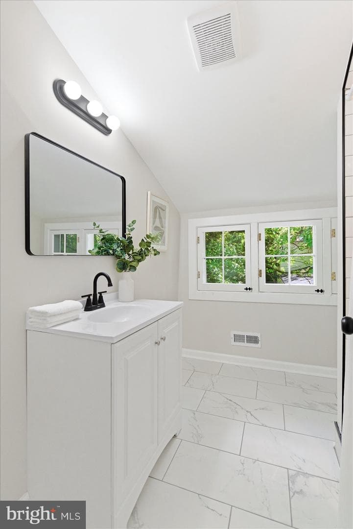 1 Glenwood Avenue photo 23