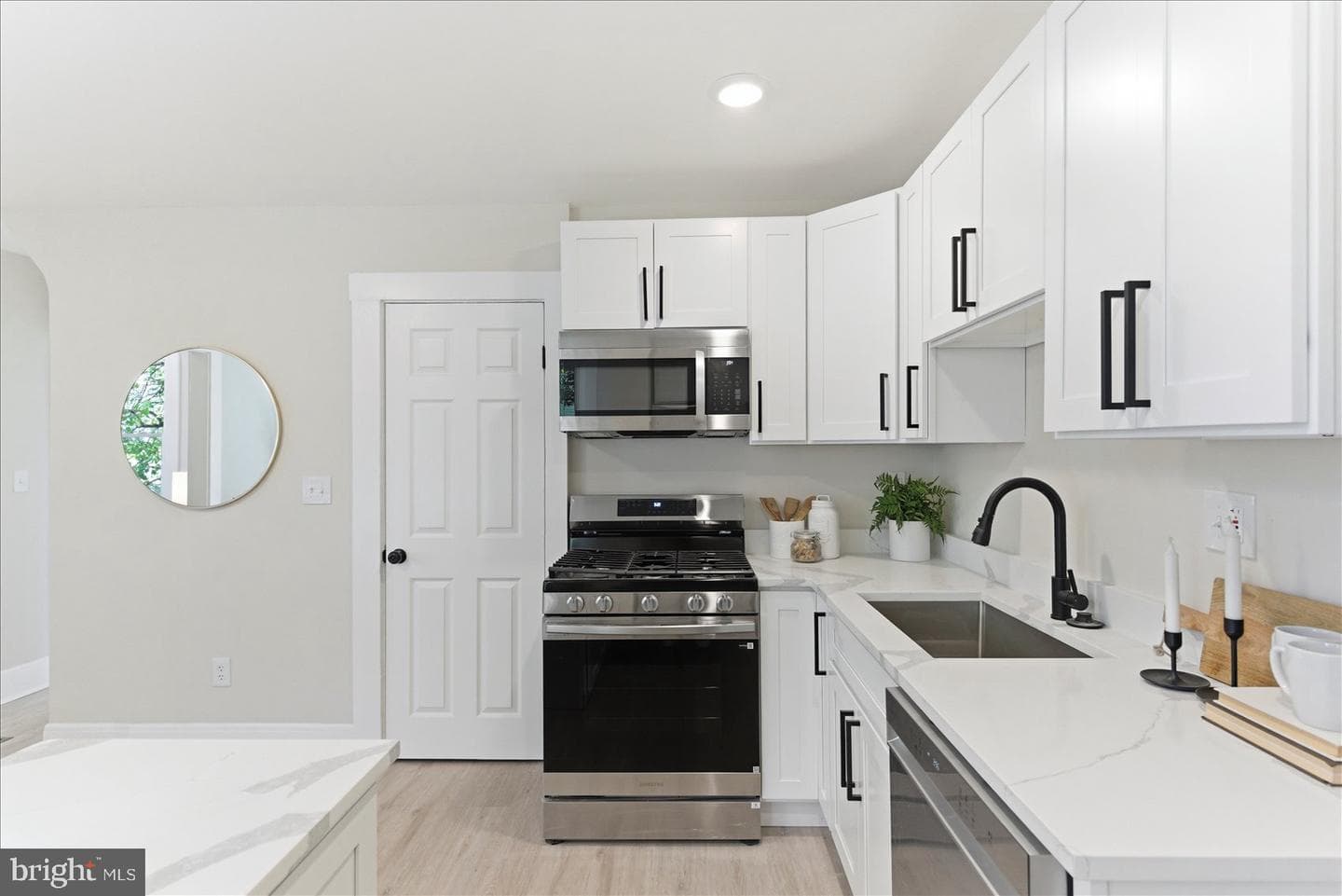 1 Glenwood Avenue photo 9