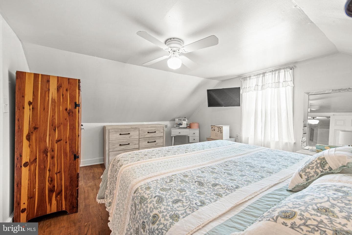 8011 Shore Road photo 23