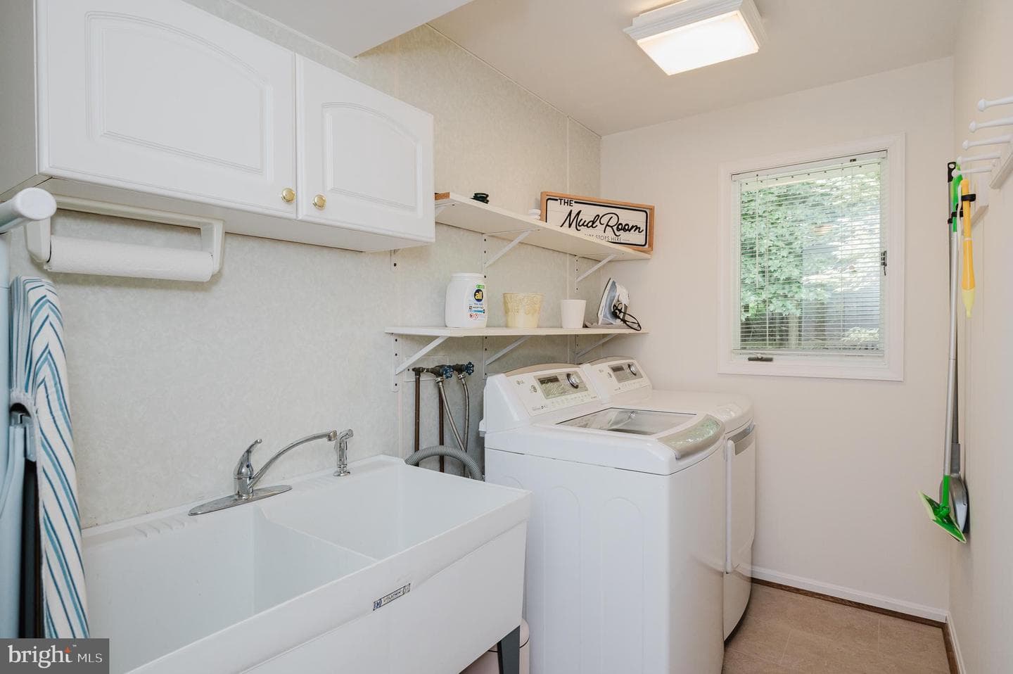 1421 Autumn Leaf Road photo 13