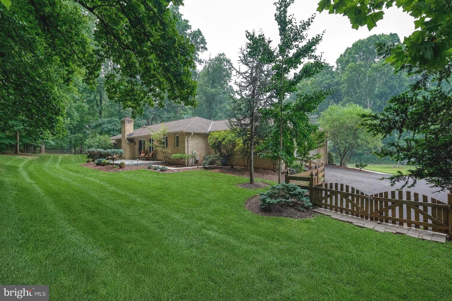1421 Autumn Leaf Road photo 52