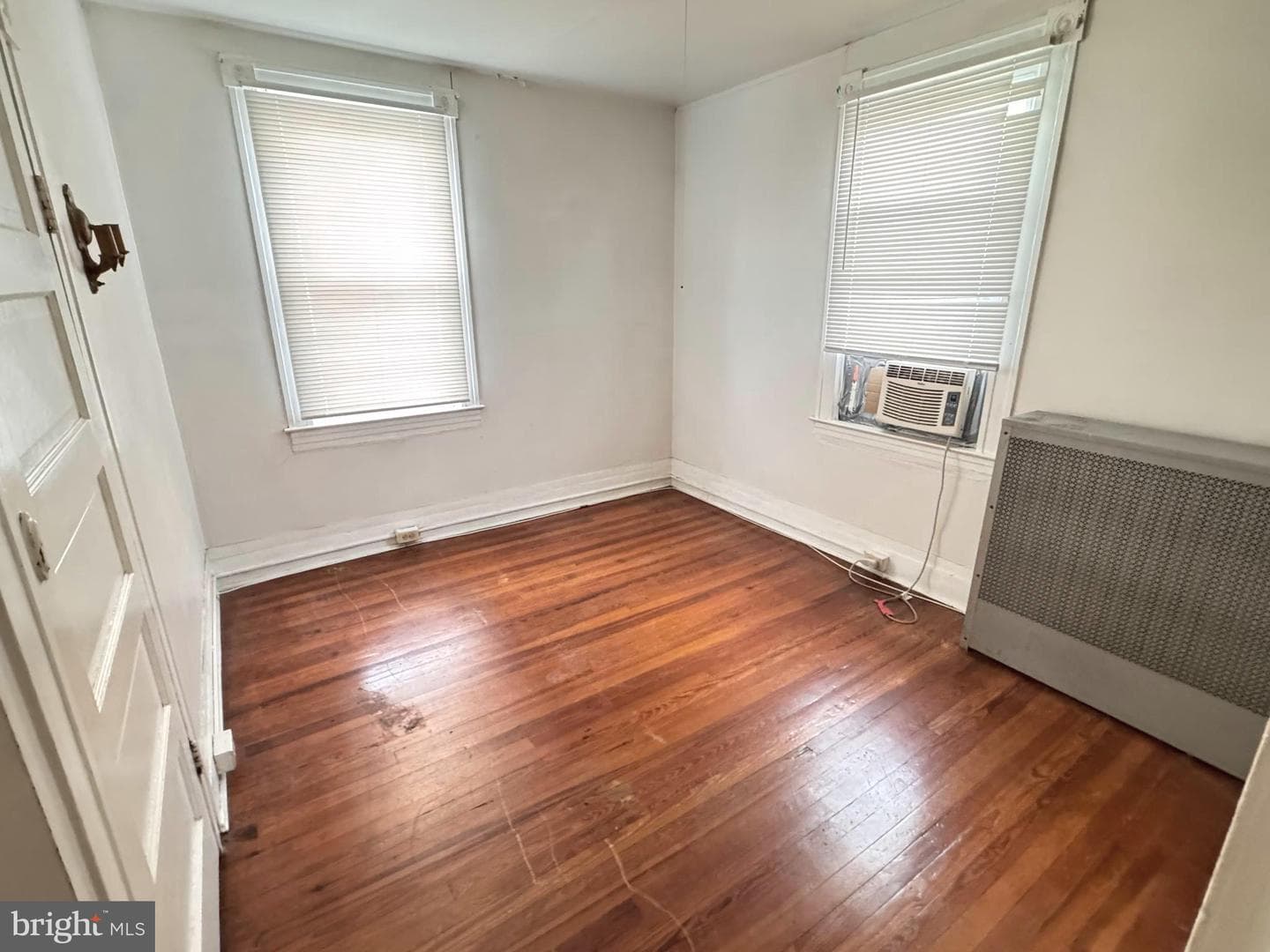 4409 Leeds photo 7