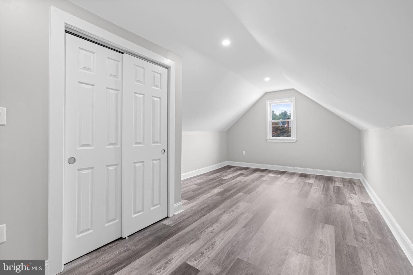 4603 Kenwood Avenue photo 14