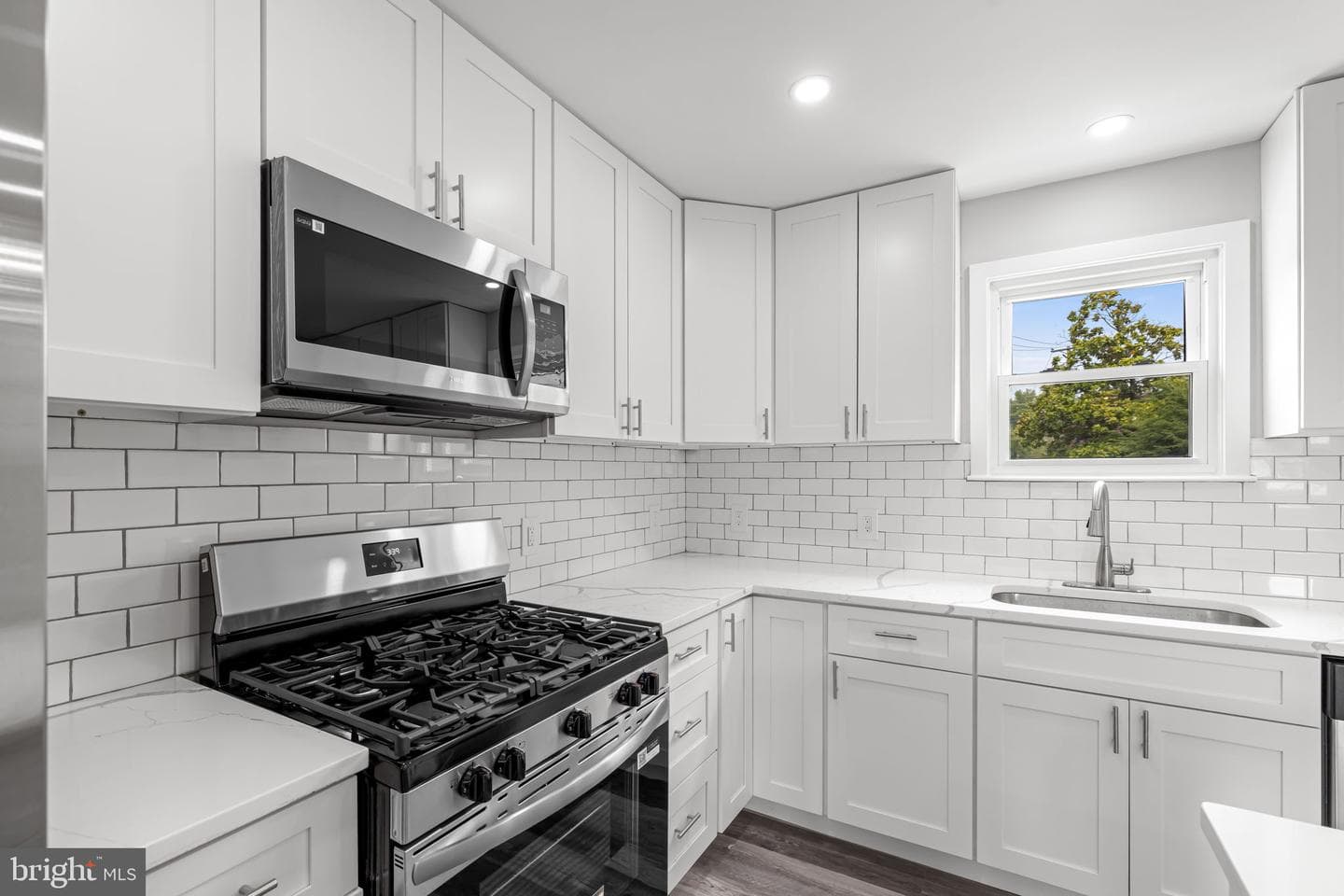 4603 Kenwood Avenue photo 9