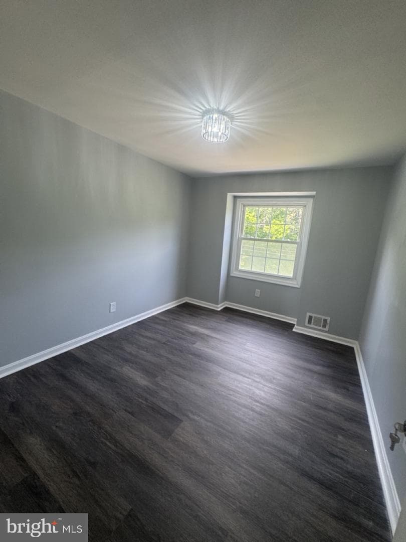 5626 Whitby Road photo 16