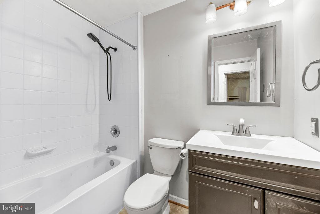 4450 Lancaster Drive photo 14