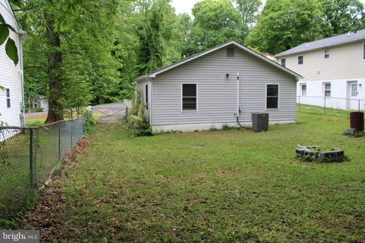 724 Spruce Drive photo 4