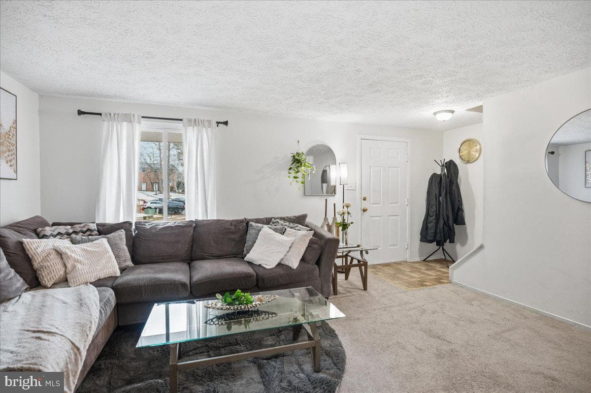 801 Calvert Towne Drive photo 8