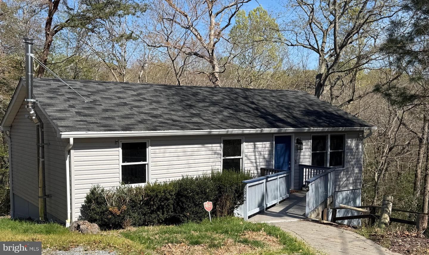 532 Shortbow Trail photo 2