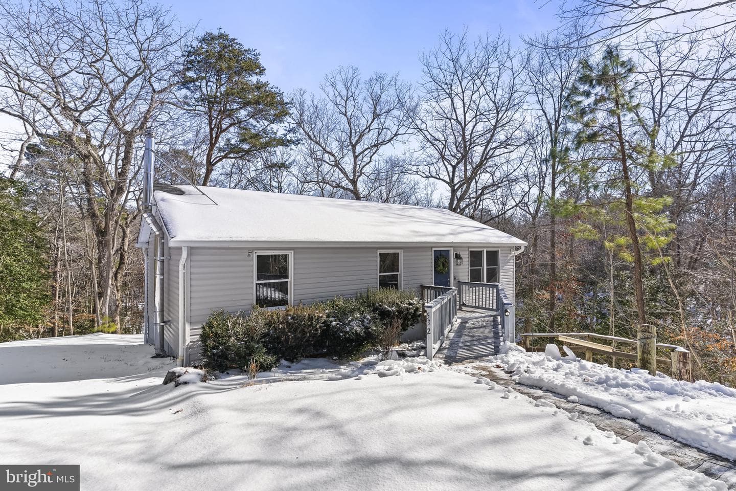532 Shortbow Trail photo 3