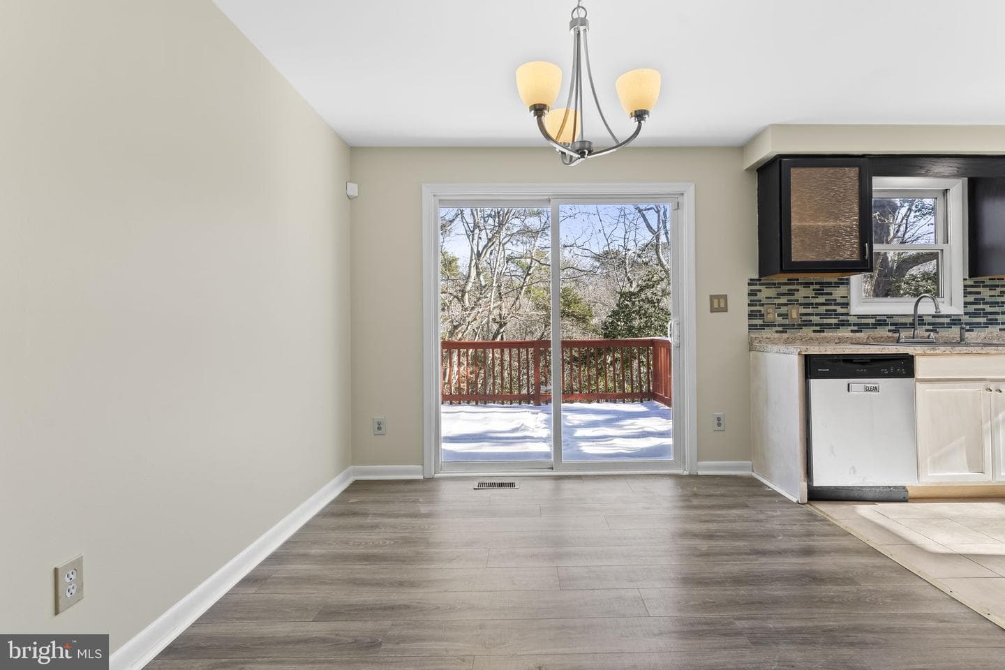 532 Shortbow Trail photo 7