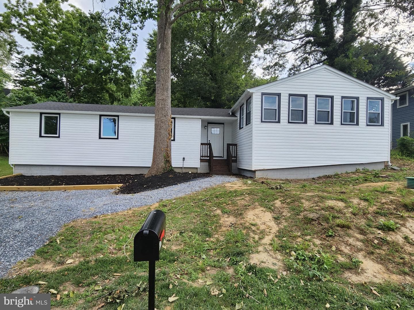 6045 Bayview Road photo 4