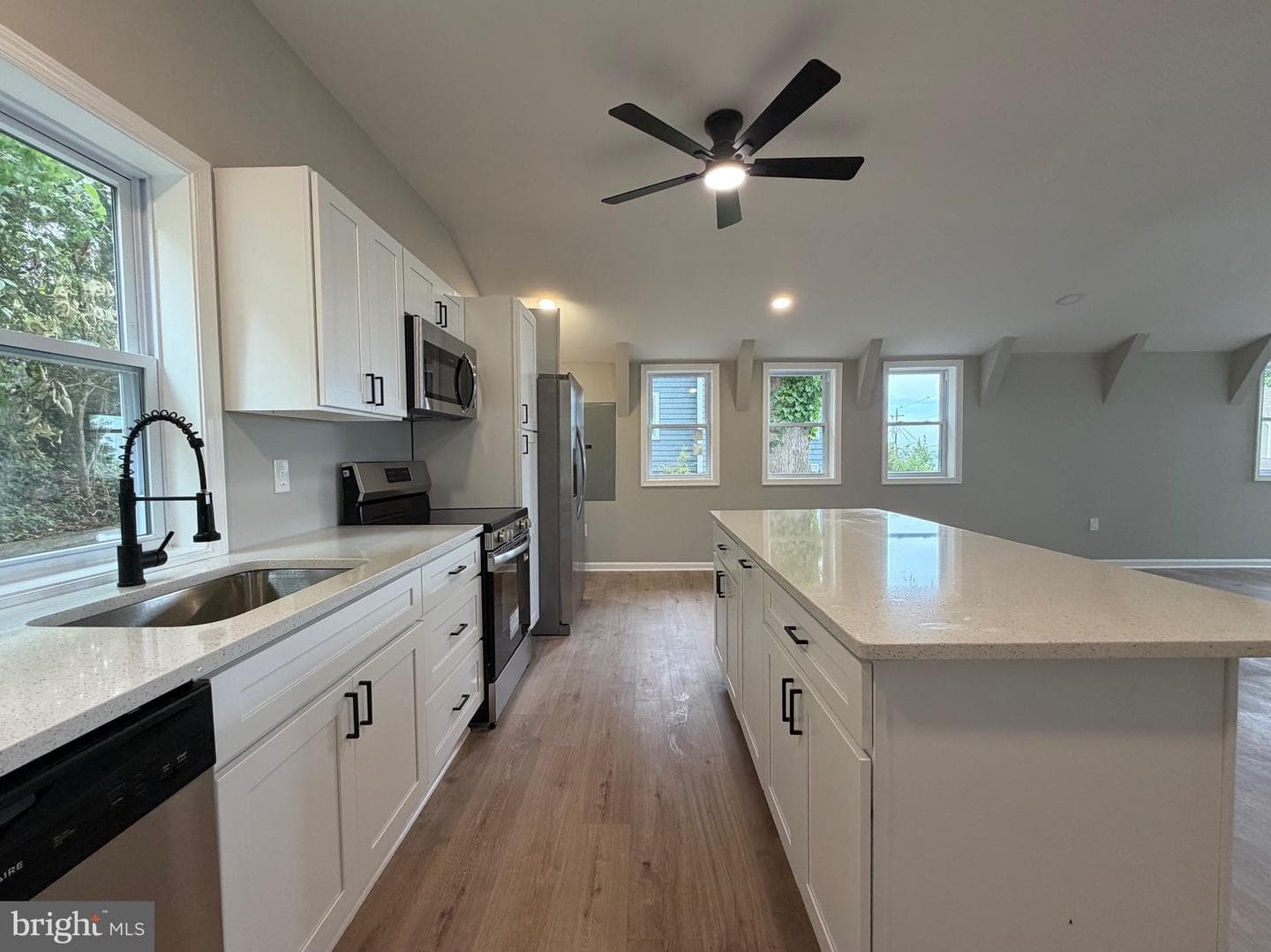 6045 Bayview Road photo 9