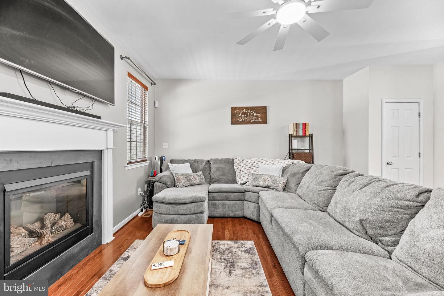 392 Whirlaway Drive photo 4