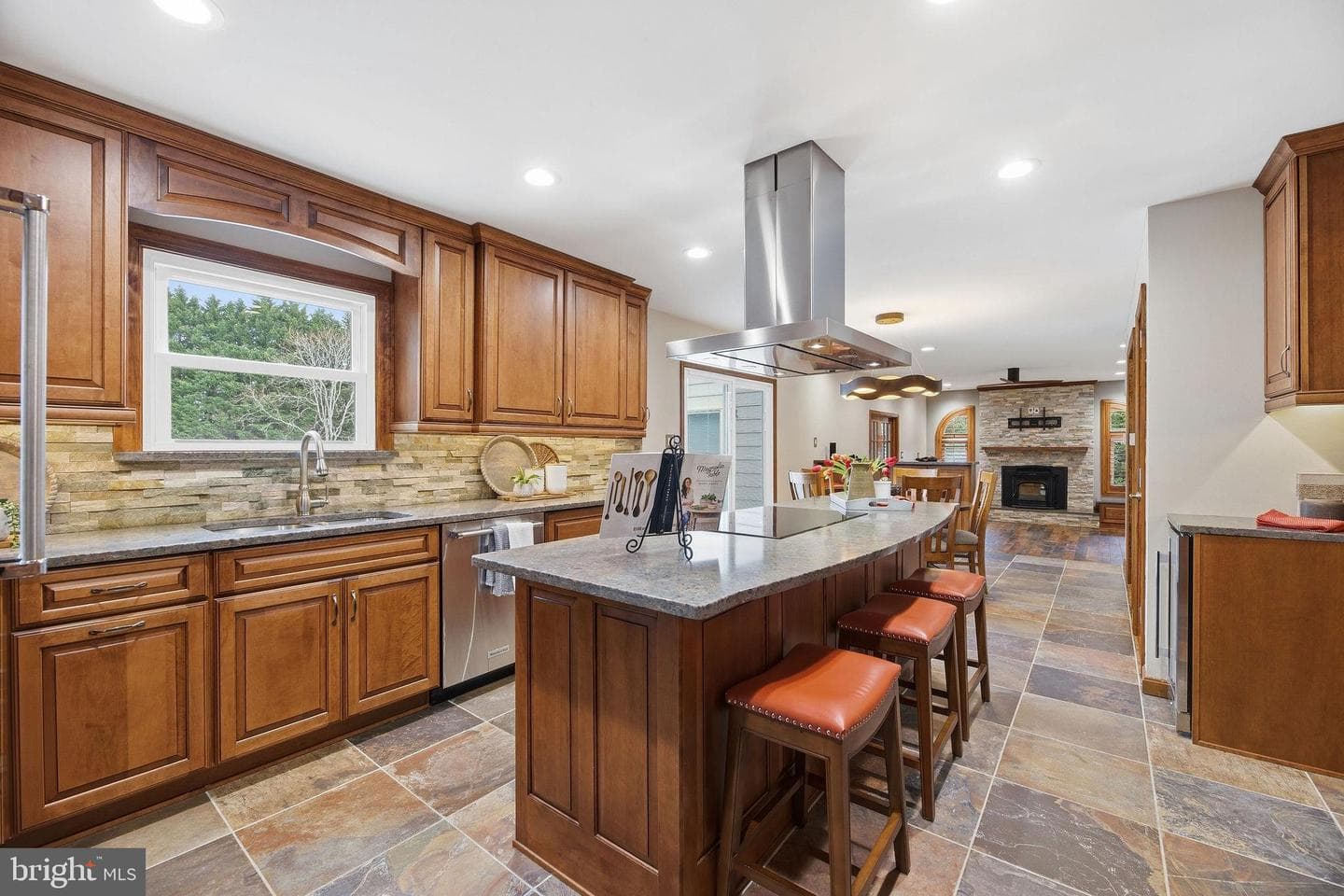 3000 Whispering Drive photo 4