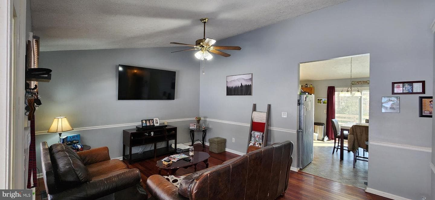 12846 Laurel Way photo 3