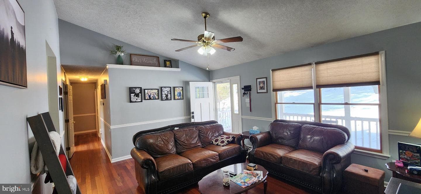 12846 Laurel Way photo 4