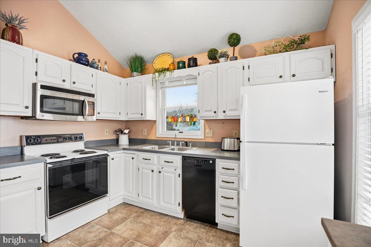 14382 Sedwick Avenue photo 75
